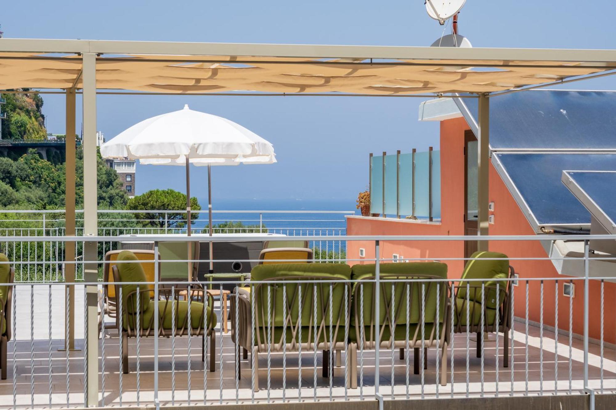 Futura Smart Flat - De Vivo Realty Sorrento Apartman Kültér fotó